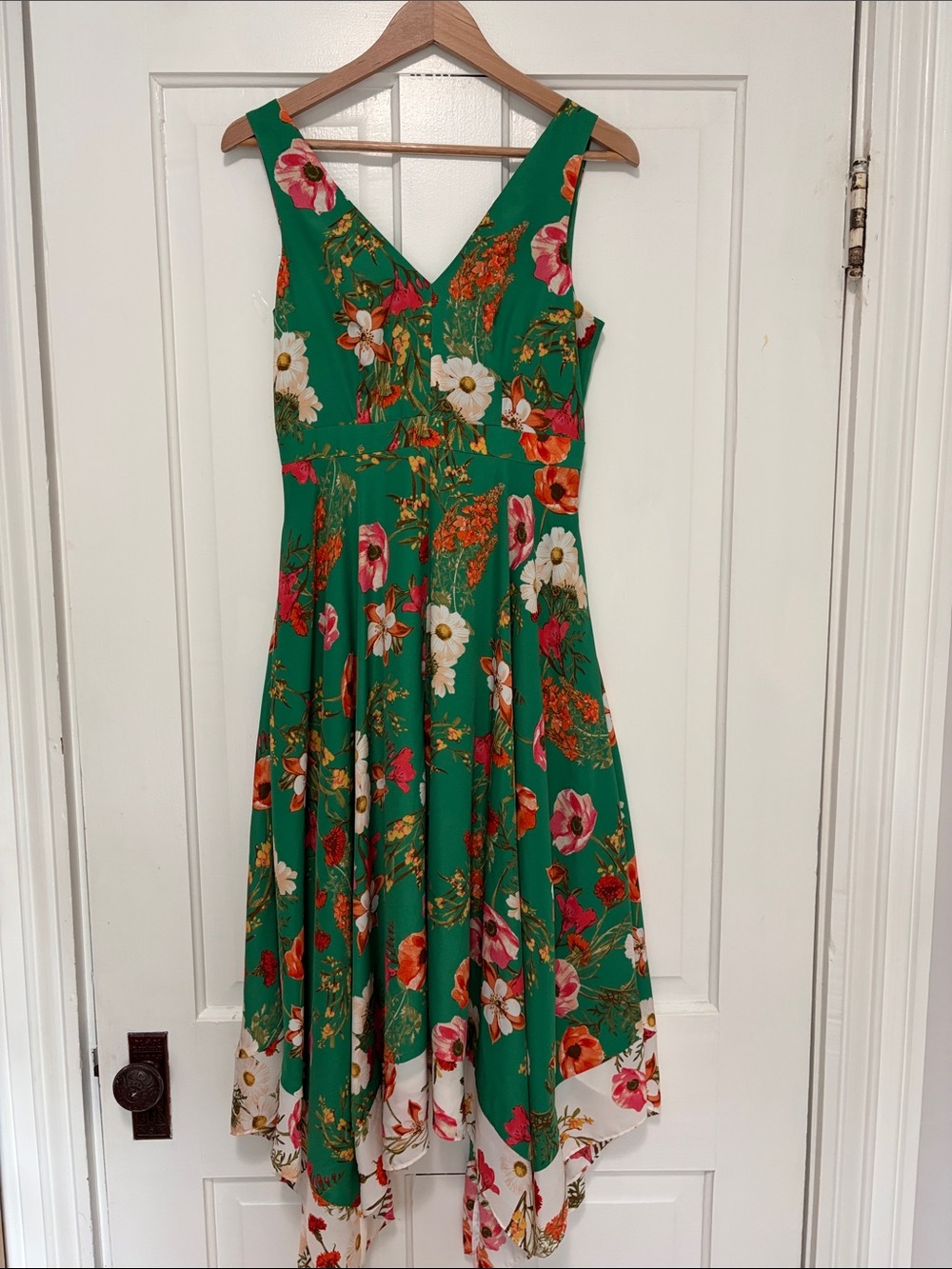 Vince Camuto Green Floral V-Neck Handkerchief Hem Dress